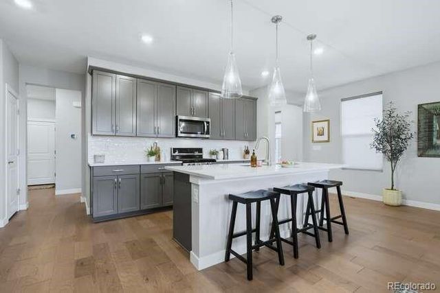 1925 Canyonpoint Lane, Castle Pines, CO 80108