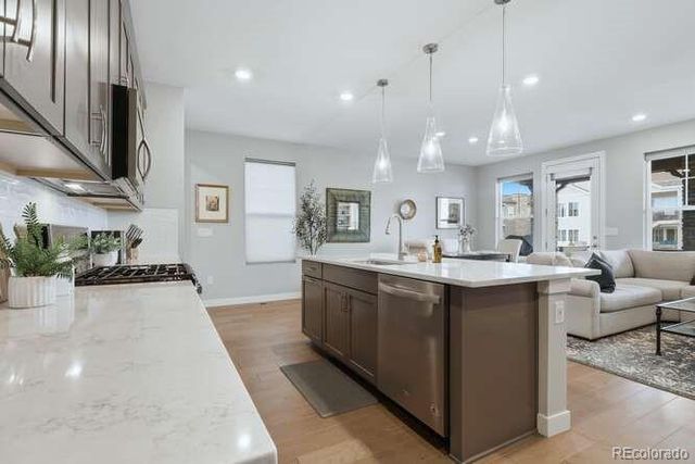 1925 Canyonpoint Lane, Castle Pines, CO 80108