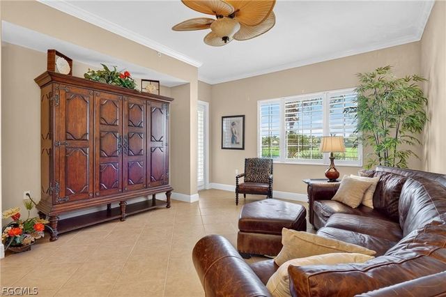 3735 Montreux LN 4, Naples, FL 34114