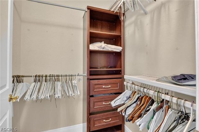 3735 Montreux LN 4, Naples, FL 34114