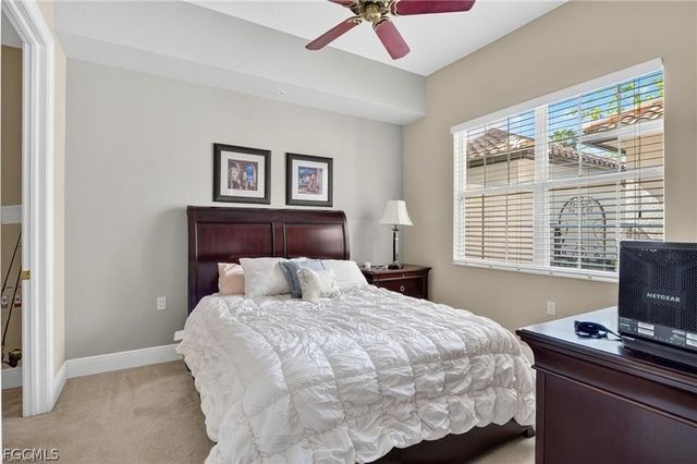 3735 Montreux LN 4, Naples, FL 34114