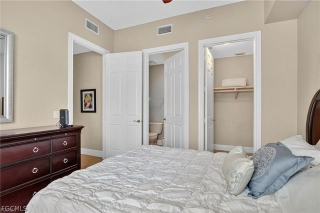 3735 Montreux LN 4, Naples, FL 34114