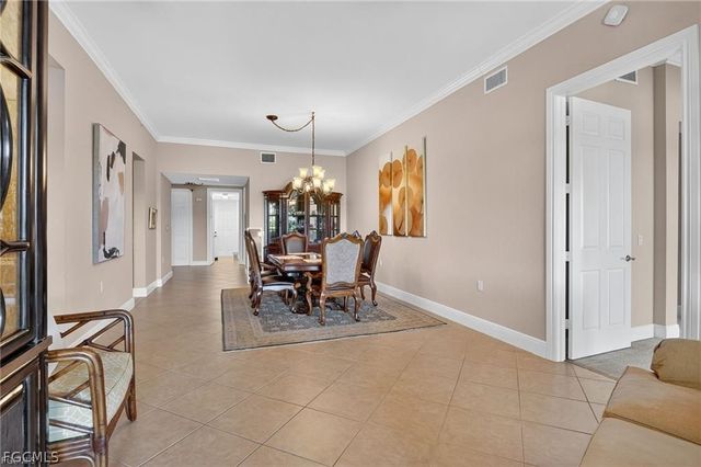 3735 Montreux LN 4, Naples, FL 34114