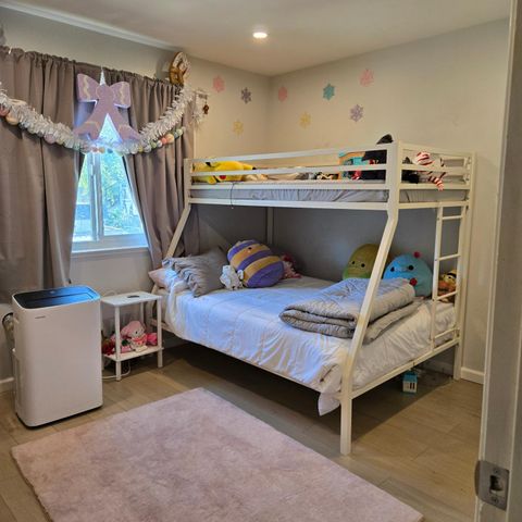 5232 Greenberry Dr, Sacramento, CA 95841