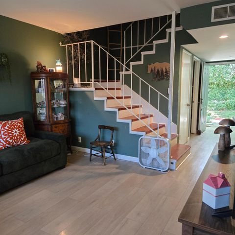 5232 Greenberry Dr, Sacramento, CA 95841