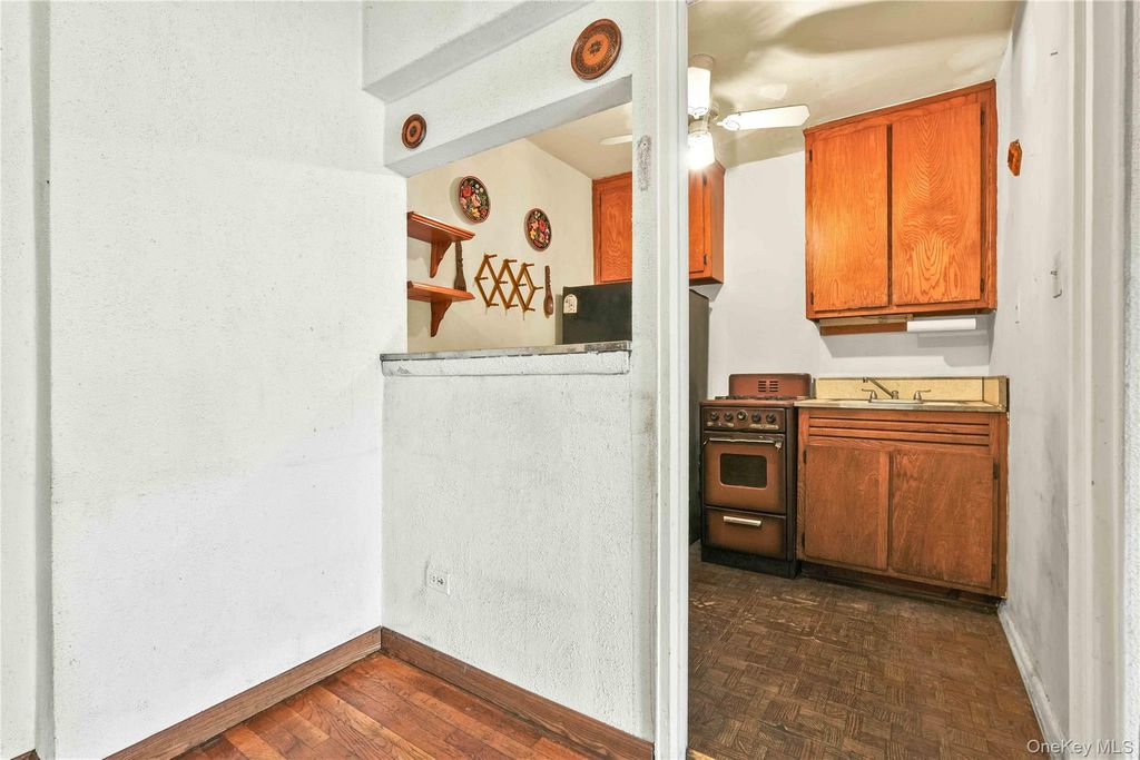 35-20 Leverich Street C344, Jackson Heights, NY 11372 — photo 5