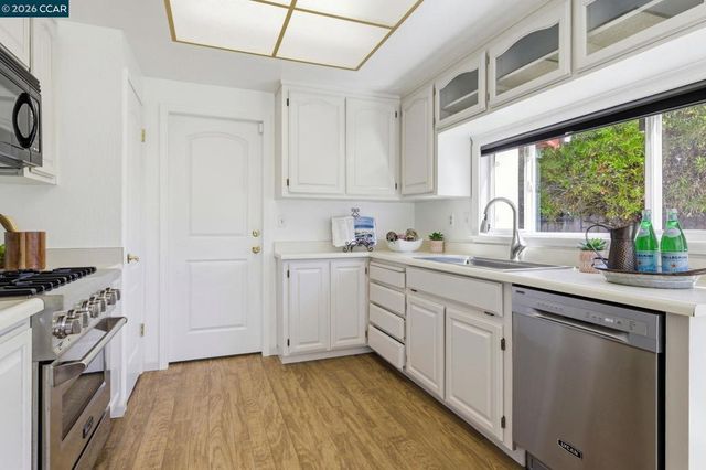 2359 Platt Dr, Martinez, CA 94553