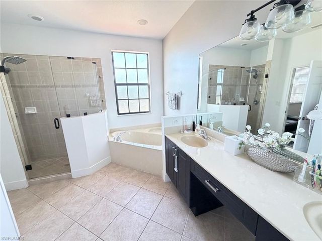 7317 Bristol CIR, Naples, FL 34120