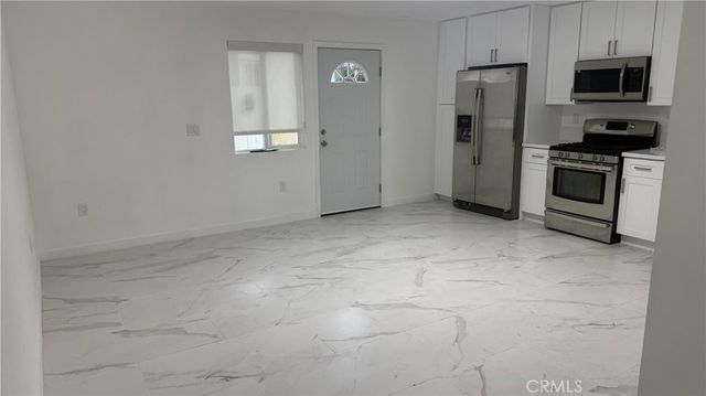 1155 E 81st Street A, Los Angeles, CA 90001