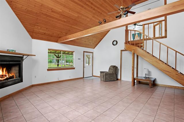 186 County Road 637, Dayton, TX 77535