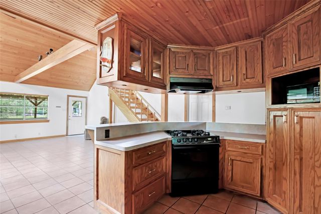 186 County Road 637, Dayton, TX 77535