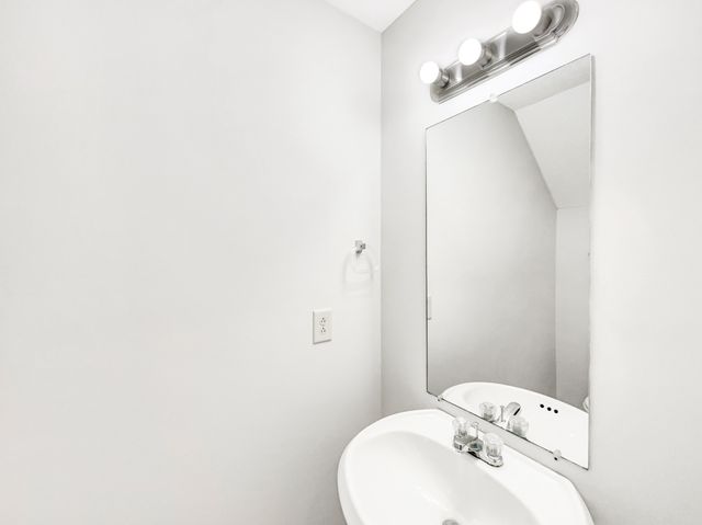1596 Buchanon Dr, Clarksville, TN 37042