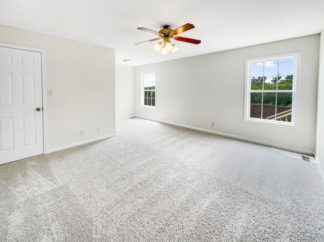 1596 Buchanon Dr, Clarksville, TN 37042