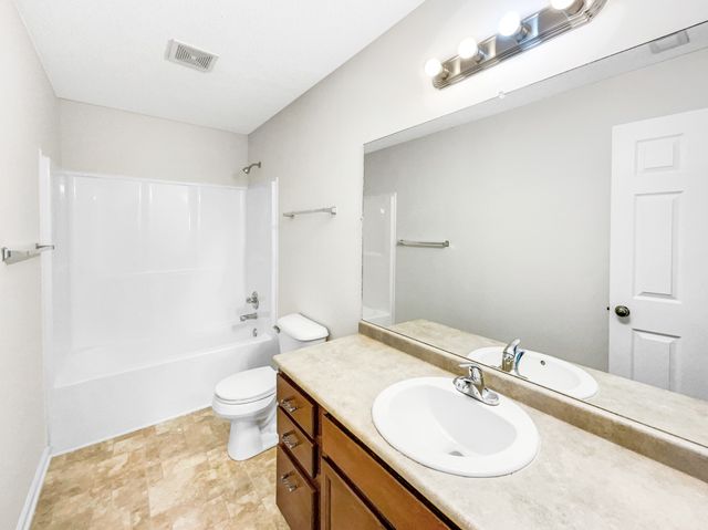 1596 Buchanon Dr, Clarksville, TN 37042