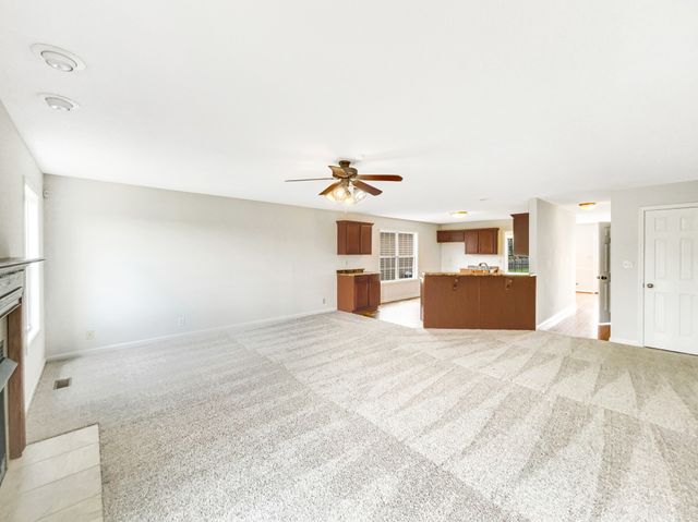 1596 Buchanon Dr, Clarksville, TN 37042