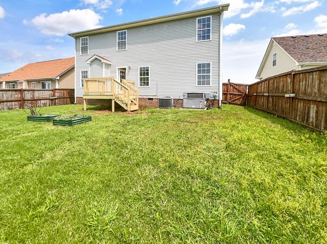 1596 Buchanon Dr, Clarksville, TN 37042