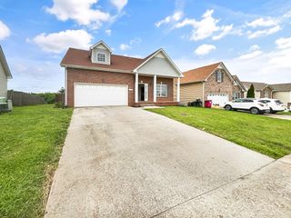 1596 Buchanon Dr, Clarksville, TN 37042
