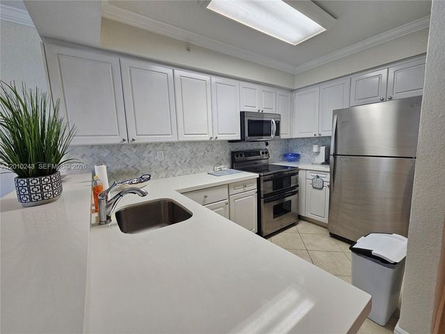 2501 S OCEAN DR 637, Hollywood, FL 33019