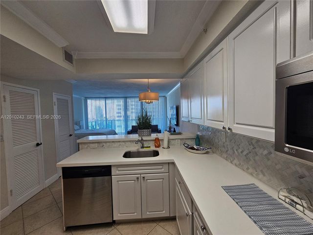 2501 S OCEAN DR 637, Hollywood, FL 33019