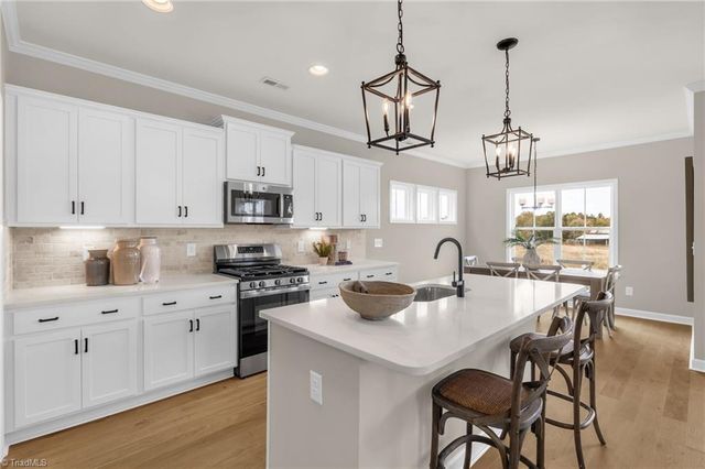 1713 Creekline Drive, Kernersville, NC 27284