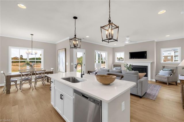 1713 Creekline Drive, Kernersville, NC 27284