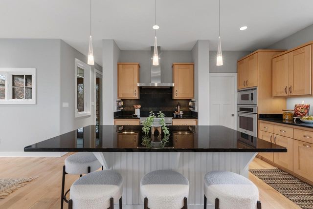 W315S3221 Harvest View DRIVE, Waukesha, WI 53189