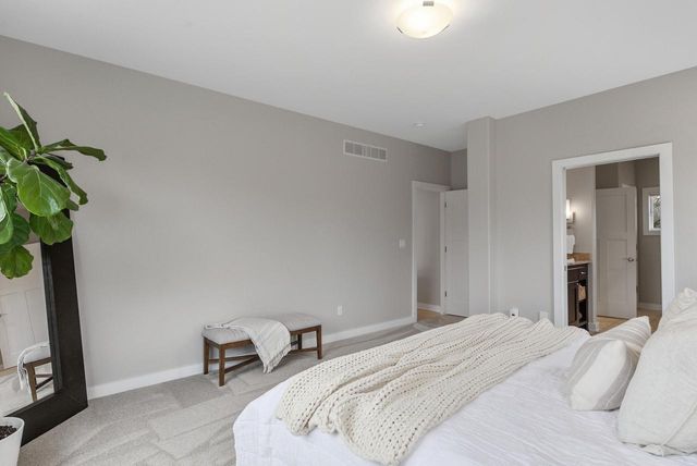 W315S3221 Harvest View DRIVE, Waukesha, WI 53189