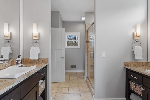 W315S3221 Harvest View DRIVE, Waukesha, WI 53189