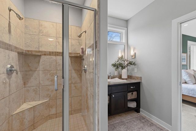 W315S3221 Harvest View DRIVE, Waukesha, WI 53189