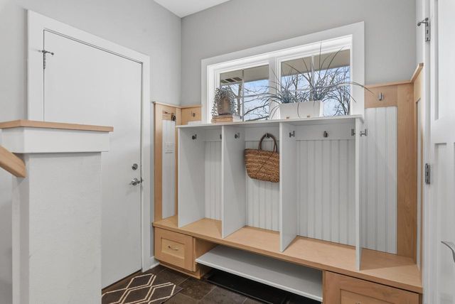 W315S3221 Harvest View DRIVE, Waukesha, WI 53189