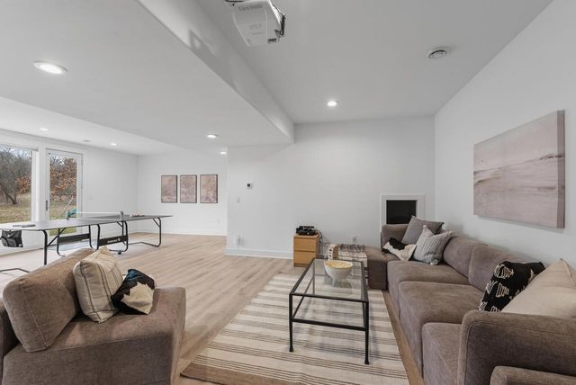 W315S3221 Harvest View DRIVE, Waukesha, WI 53189