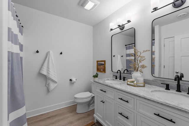 W315S3221 Harvest View DRIVE, Waukesha, WI 53189