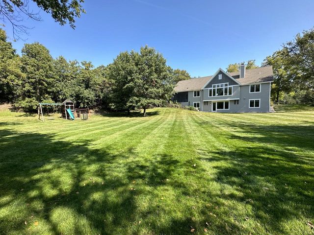 W315S3221 Harvest View DRIVE, Waukesha, WI 53189