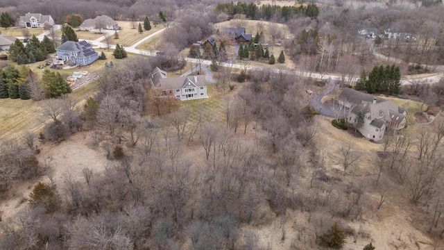 W315S3221 Harvest View DRIVE, Waukesha, WI 53189