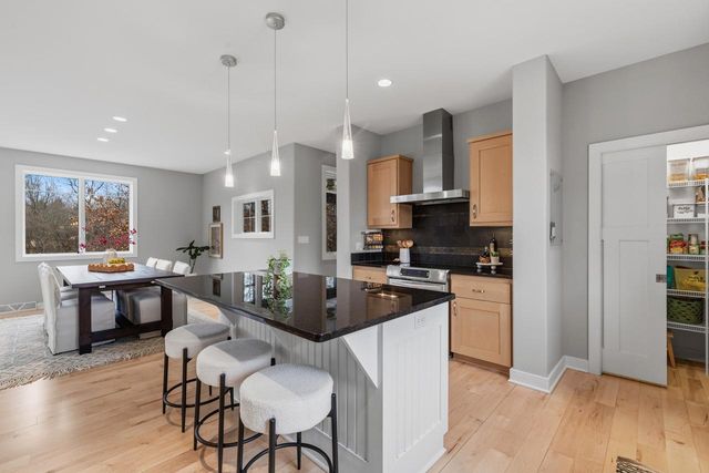 W315S3221 Harvest View DRIVE, Waukesha, WI 53189