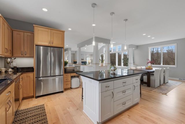 W315S3221 Harvest View DRIVE, Waukesha, WI 53189