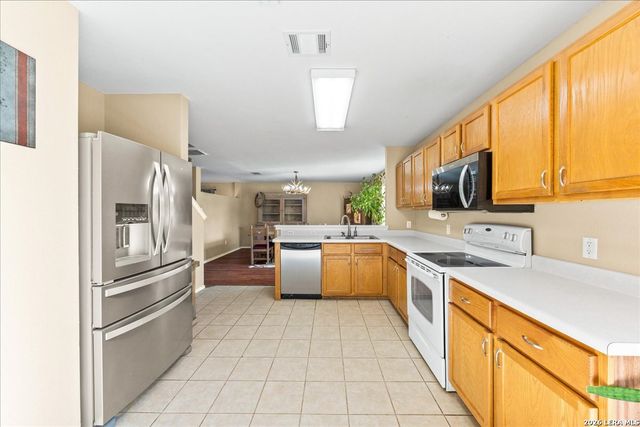 116 Devons, Buda, TX 78610