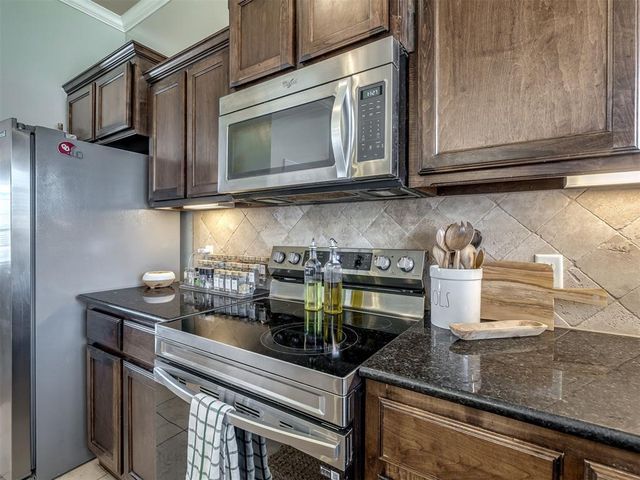 1001 Laurel Creek Drive, Yukon, OK 73099