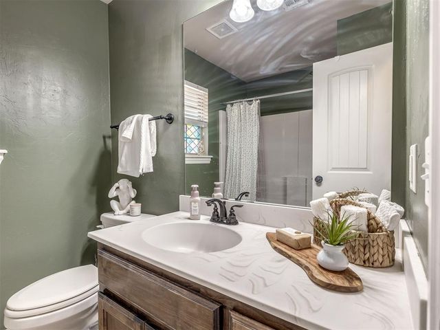 1001 Laurel Creek Drive, Yukon, OK 73099