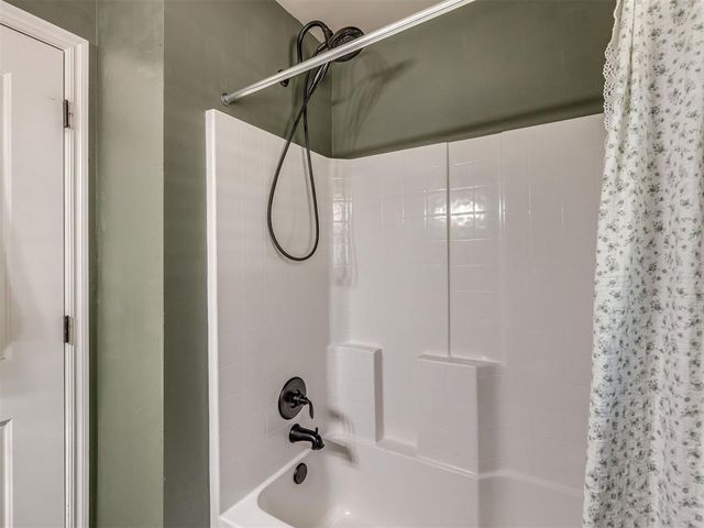 1001 Laurel Creek Drive, Yukon, OK 73099
