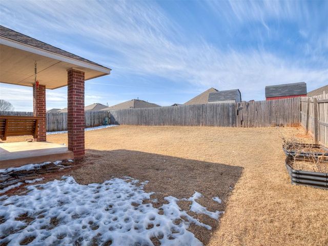 1001 Laurel Creek Drive, Yukon, OK 73099