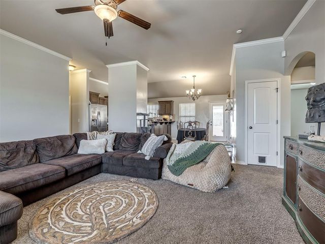 1001 Laurel Creek Drive, Yukon, OK 73099