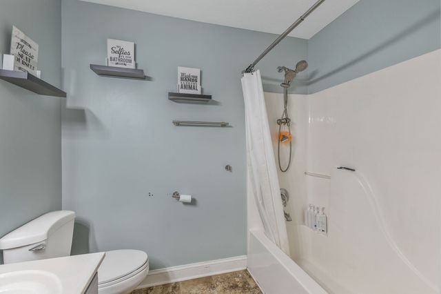 1745 Ennis Branch Rd, Mc Ewen, TN 37101