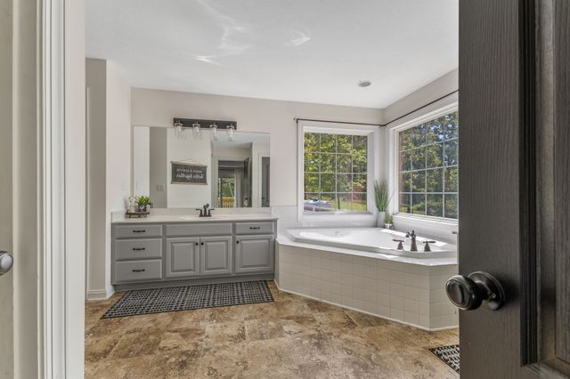 1745 Ennis Branch Rd, Mc Ewen, TN 37101