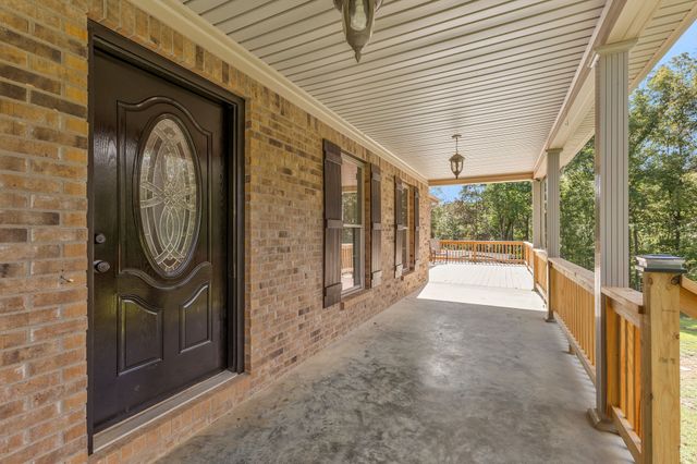 1745 Ennis Branch Rd, Mc Ewen, TN 37101