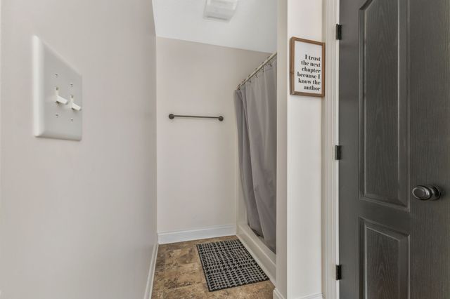 1745 Ennis Branch Rd, Mc Ewen, TN 37101