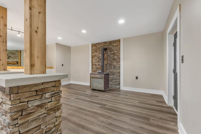 1745 Ennis Branch Rd, Mc Ewen, TN 37101