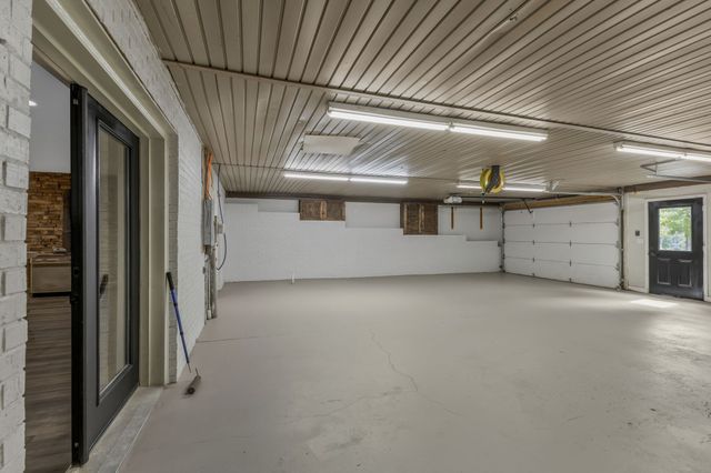 1745 Ennis Branch Rd, Mc Ewen, TN 37101