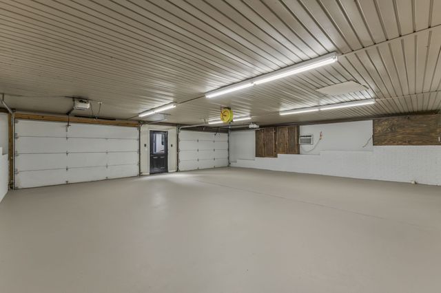 1745 Ennis Branch Rd, Mc Ewen, TN 37101