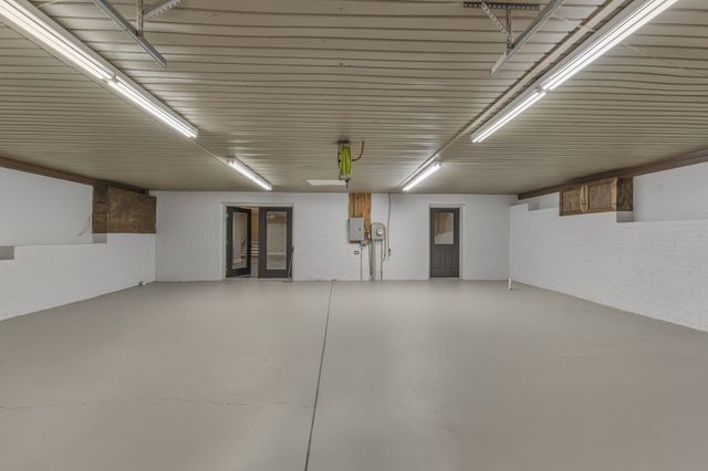 1745 Ennis Branch Rd, Mc Ewen, TN 37101